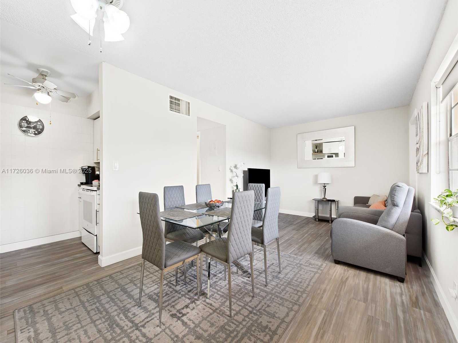 Small Image of 2145 PIERCE ST #320, Hollywood Number 2