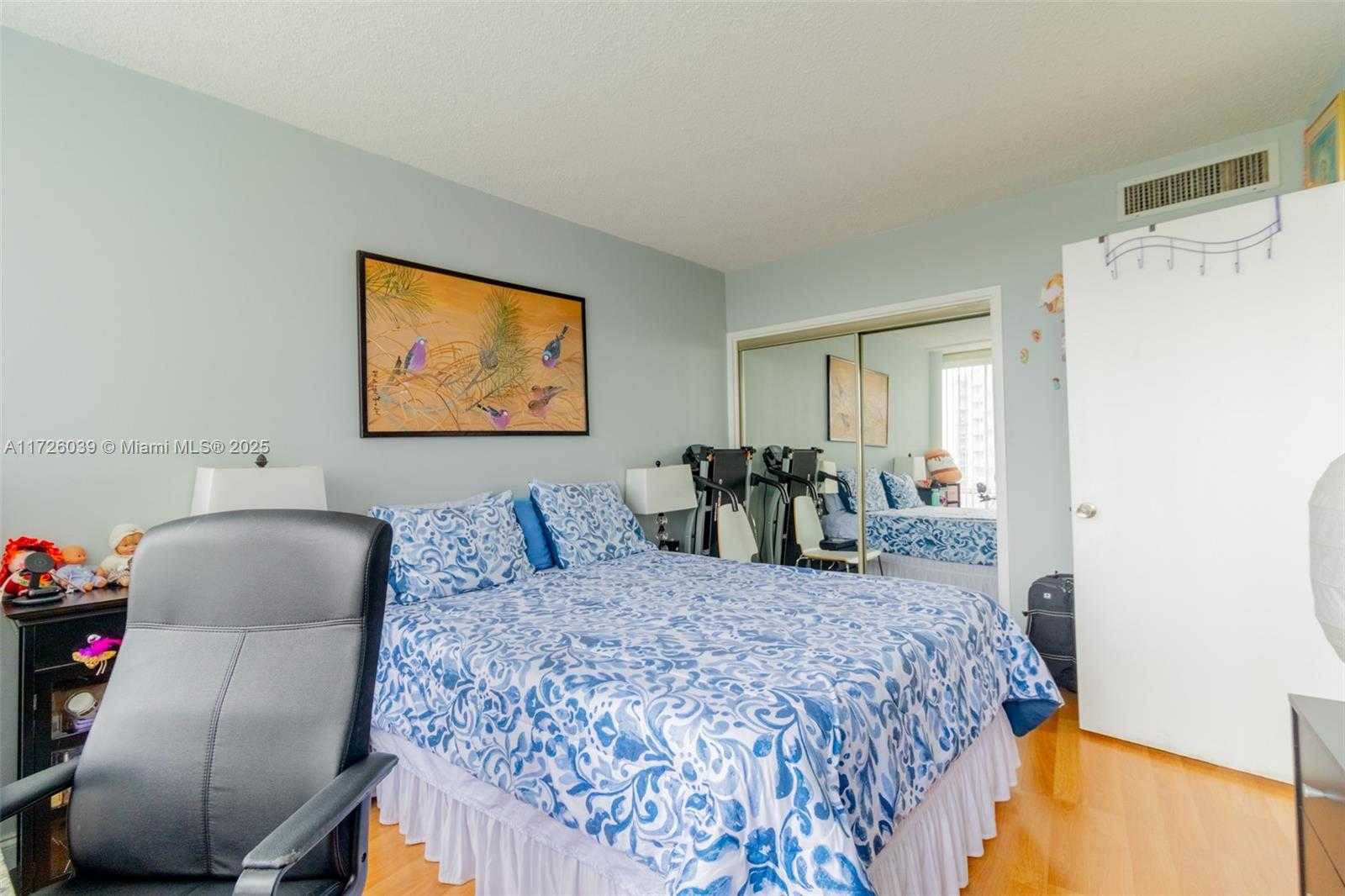Small Image of 900 BAY DR #513, Miami Beach Number 11
