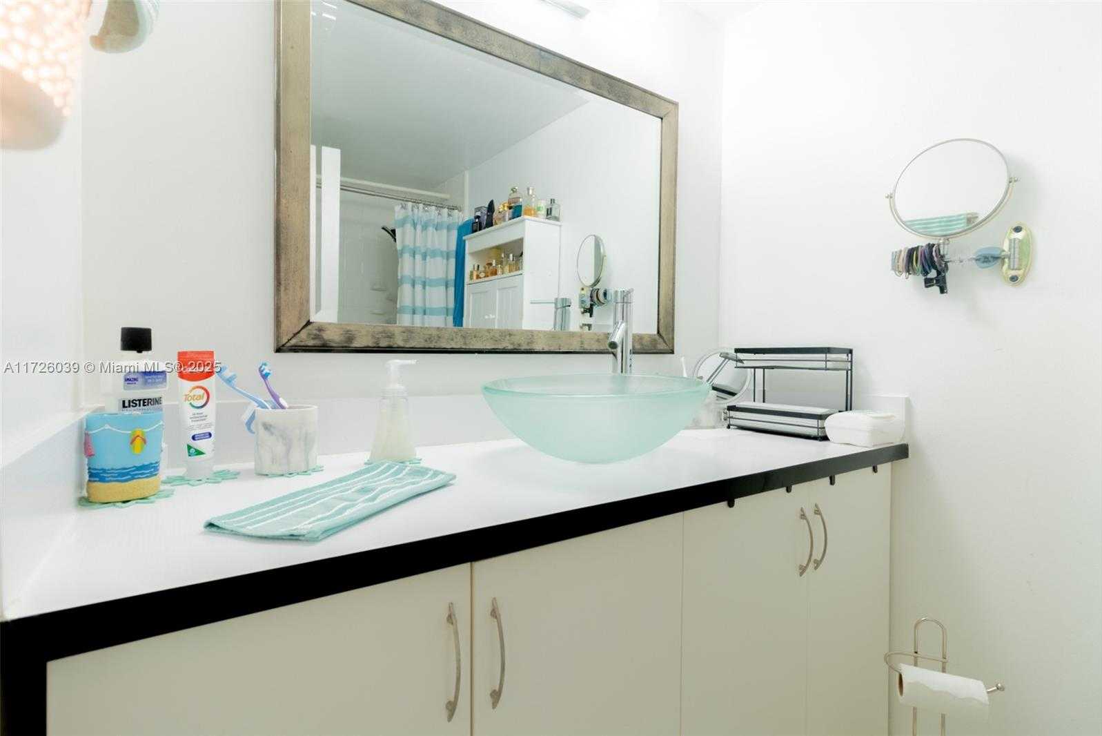 Small Image of 900 BAY DR #513, Miami Beach Number 14