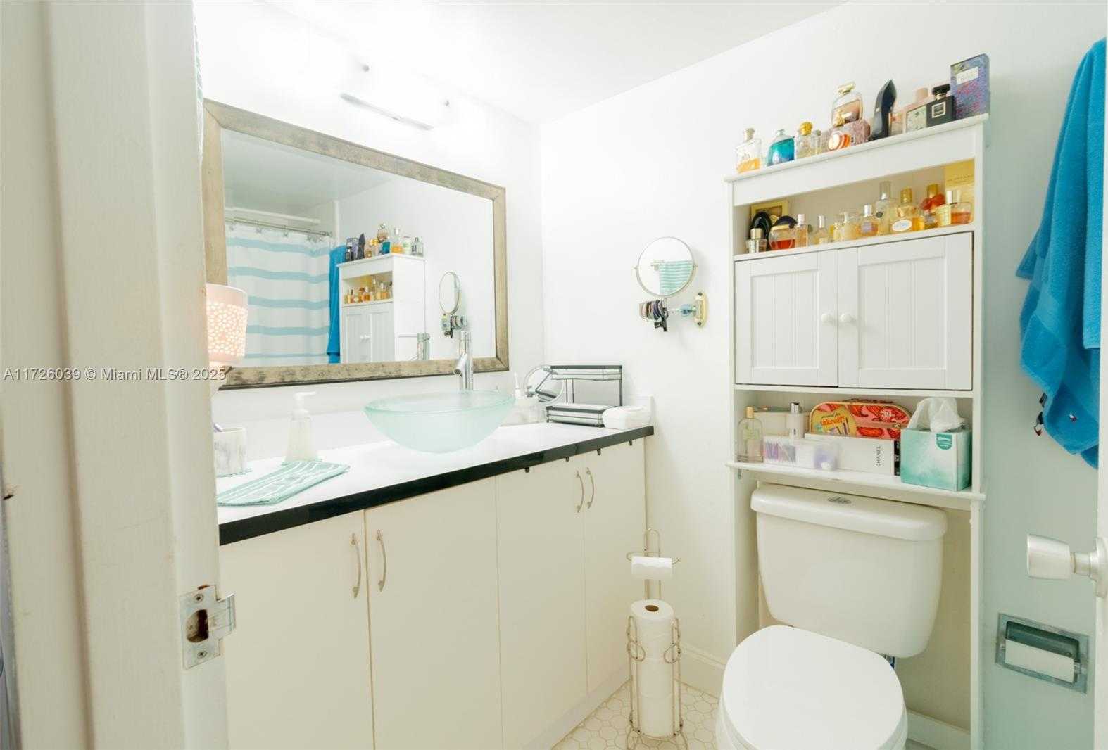 Small Image of 900 BAY DR #513, Miami Beach Number 15