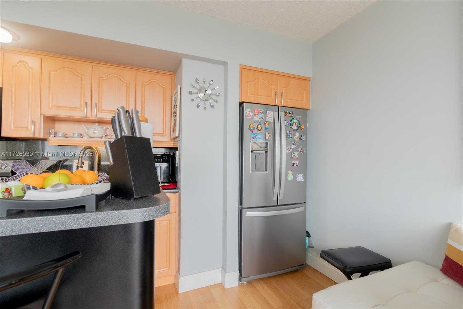 Small Image of 900 BAY DR #513, Miami Beach Number 9