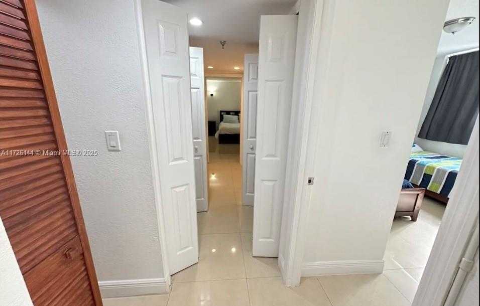 Small Image of 1621 COLLINS AVE #310, Miami Beach Number 15