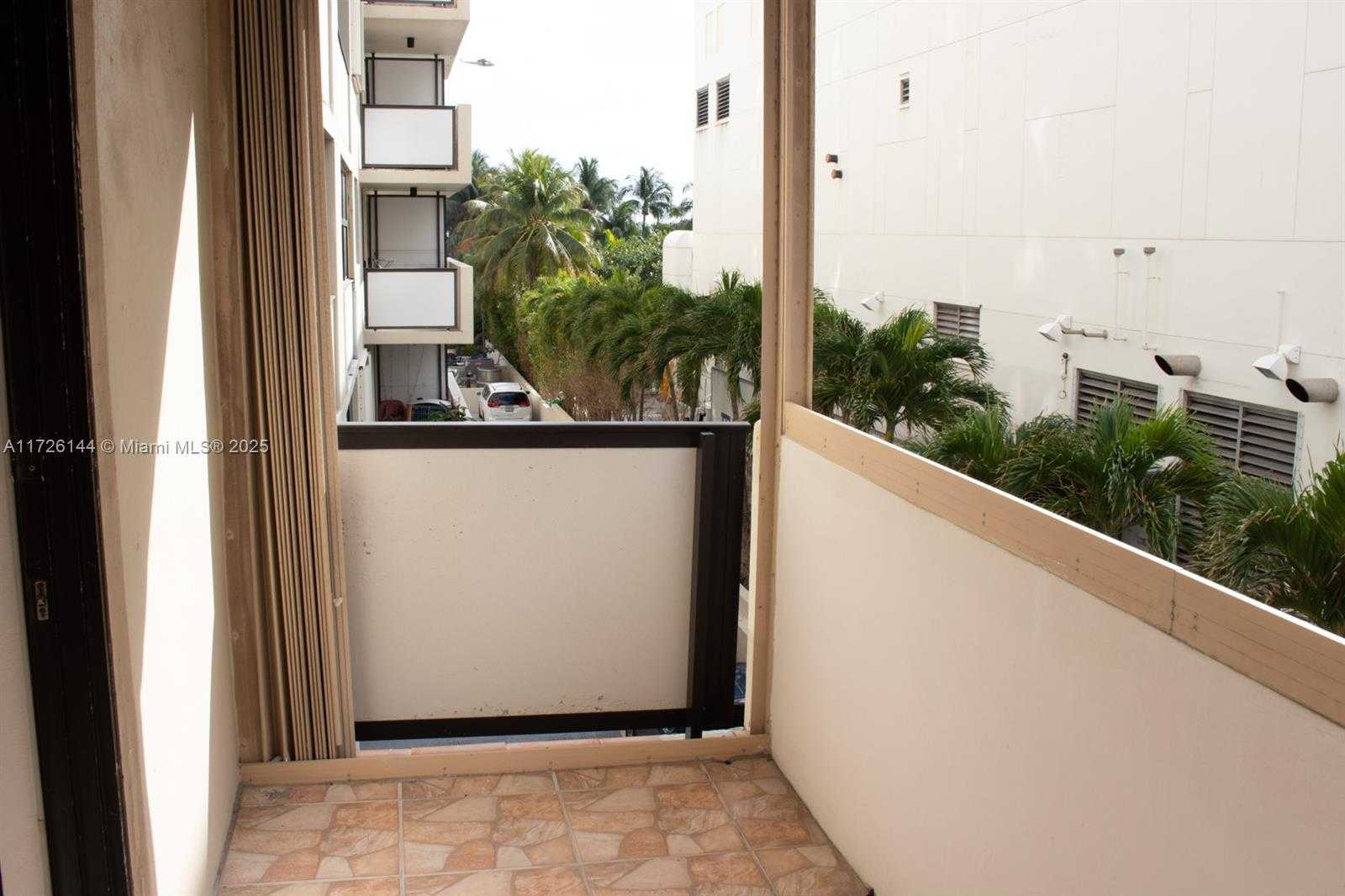 Small Image of 1621 COLLINS AVE #310, Miami Beach Number 35
