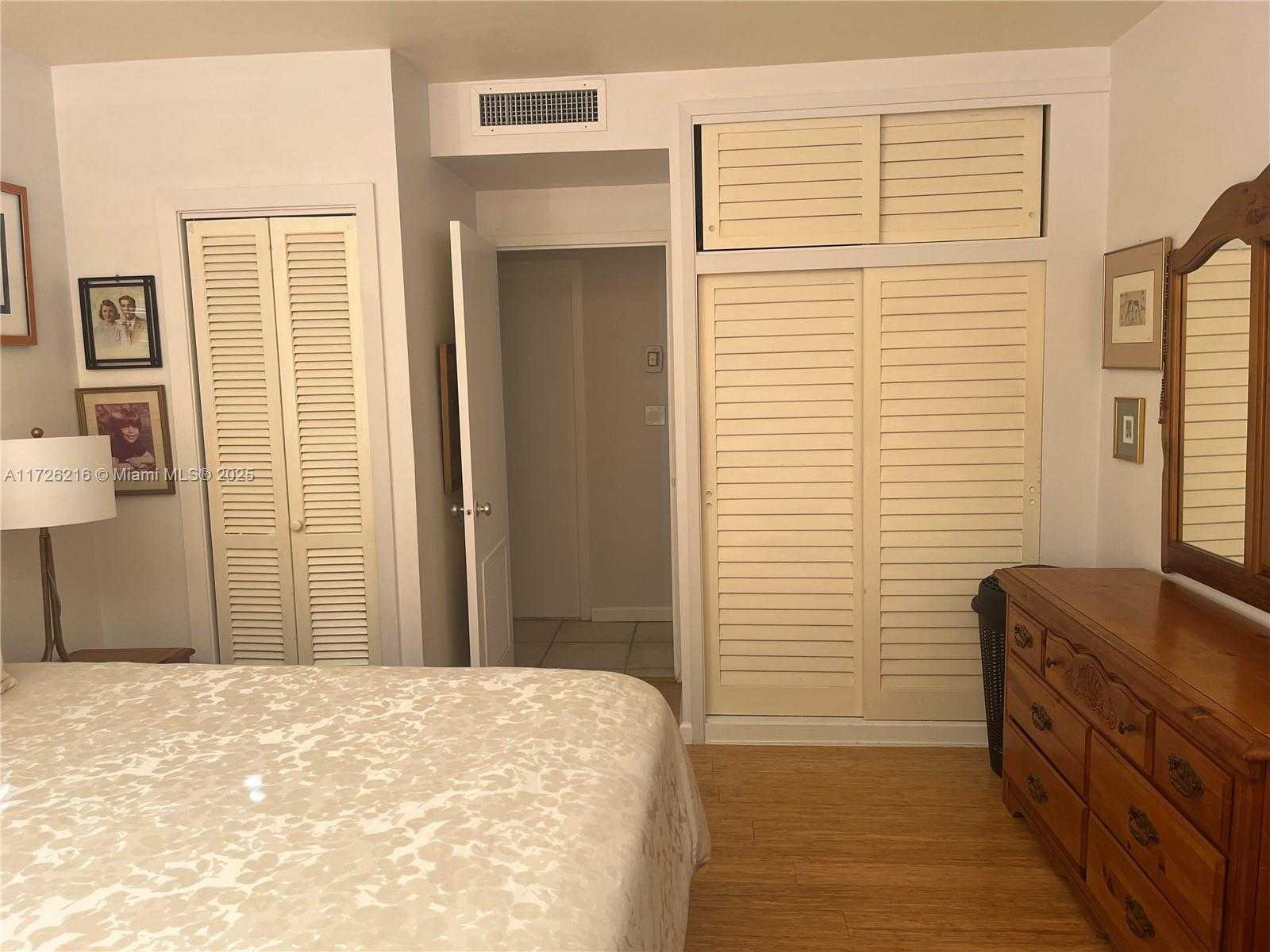 Small Image of 1408 BRICKELL BAY DR #706, Miami Number 16
