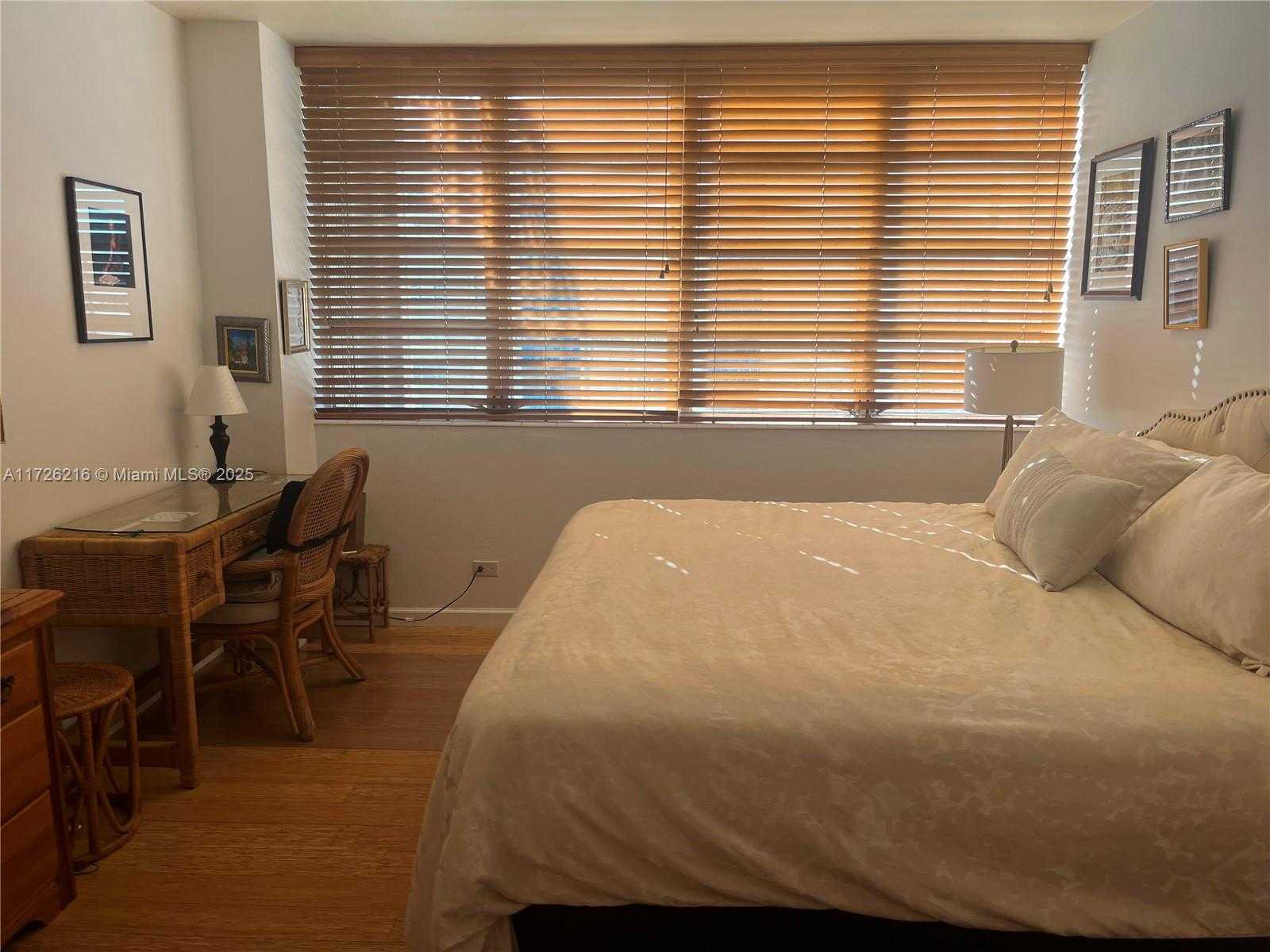 Small Image of 1408 BRICKELL BAY DR #706, Miami Number 17