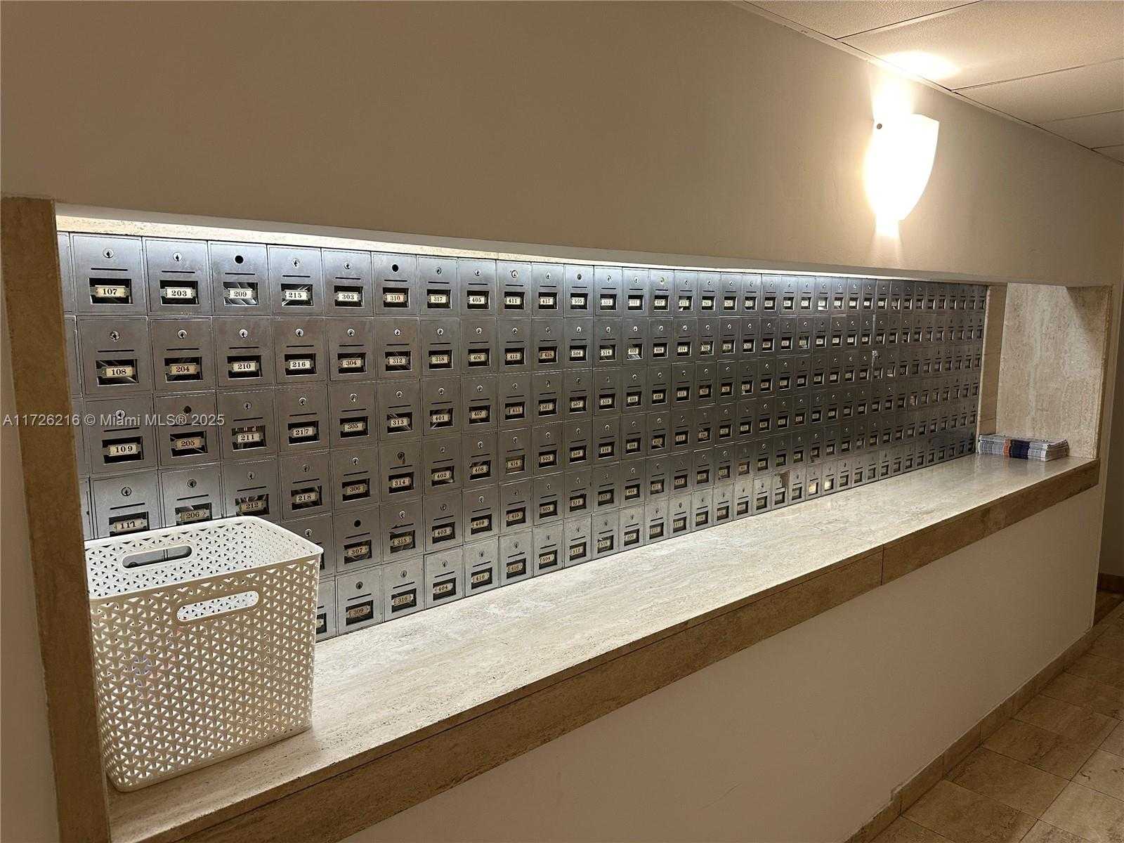 Small Image of 1408 BRICKELL BAY DR #706, Miami Number 34