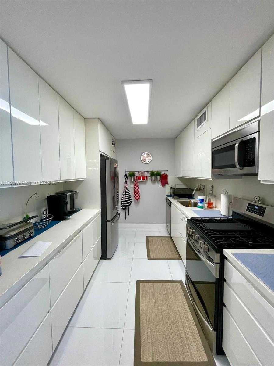 Small Image of 2030 SOUTH OCEAN DR #1518, Hallandale Beach Number 10