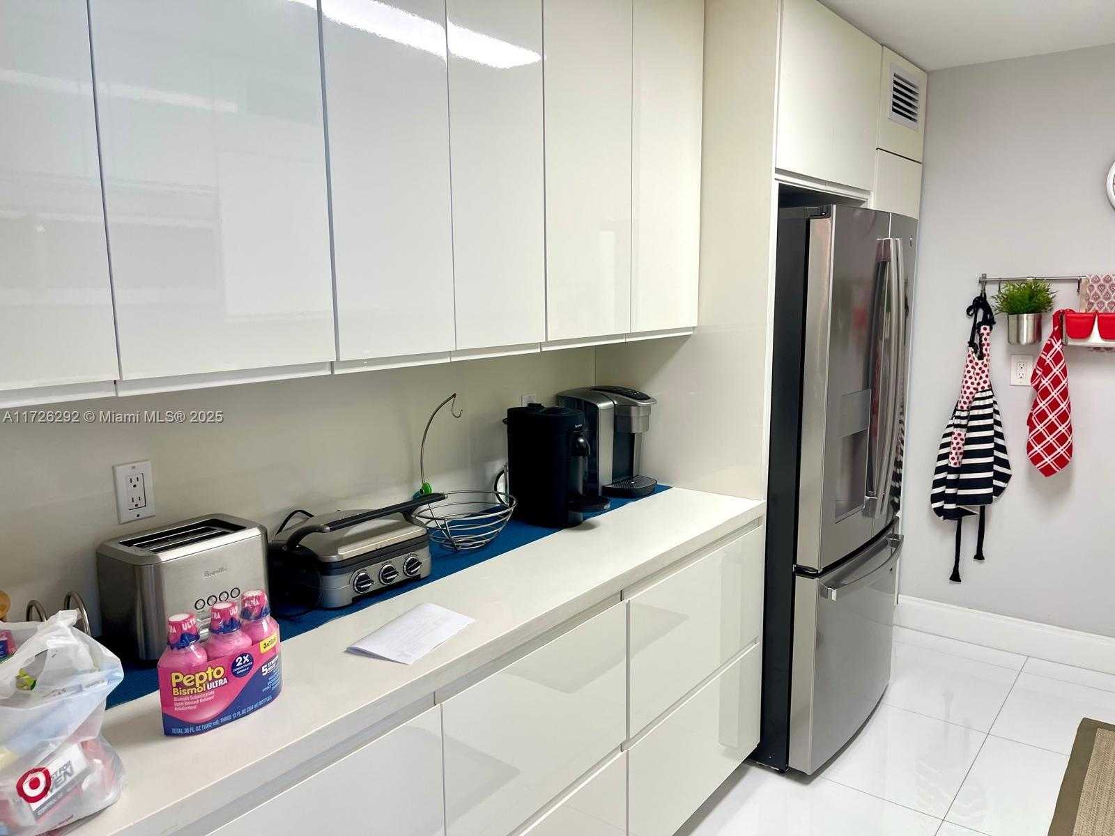 Small Image of 2030 SOUTH OCEAN DR #1518, Hallandale Beach Number 11