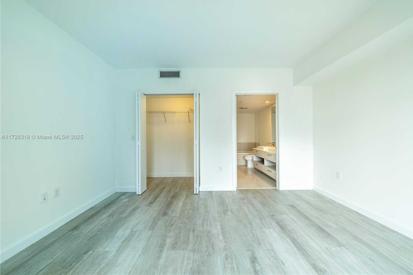 Small Image of 45 SOUTH WEST 9TH ST #2006, Miami Number 13