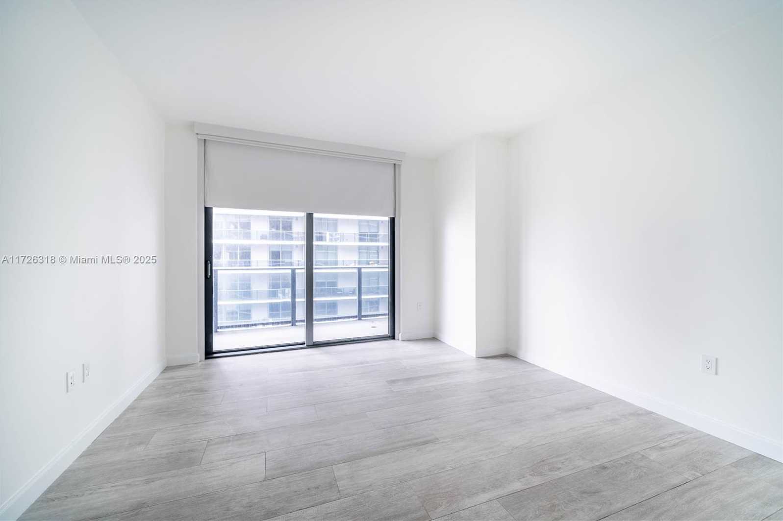 Small Image of 45 SOUTH WEST 9TH ST #2006, Miami Number 26