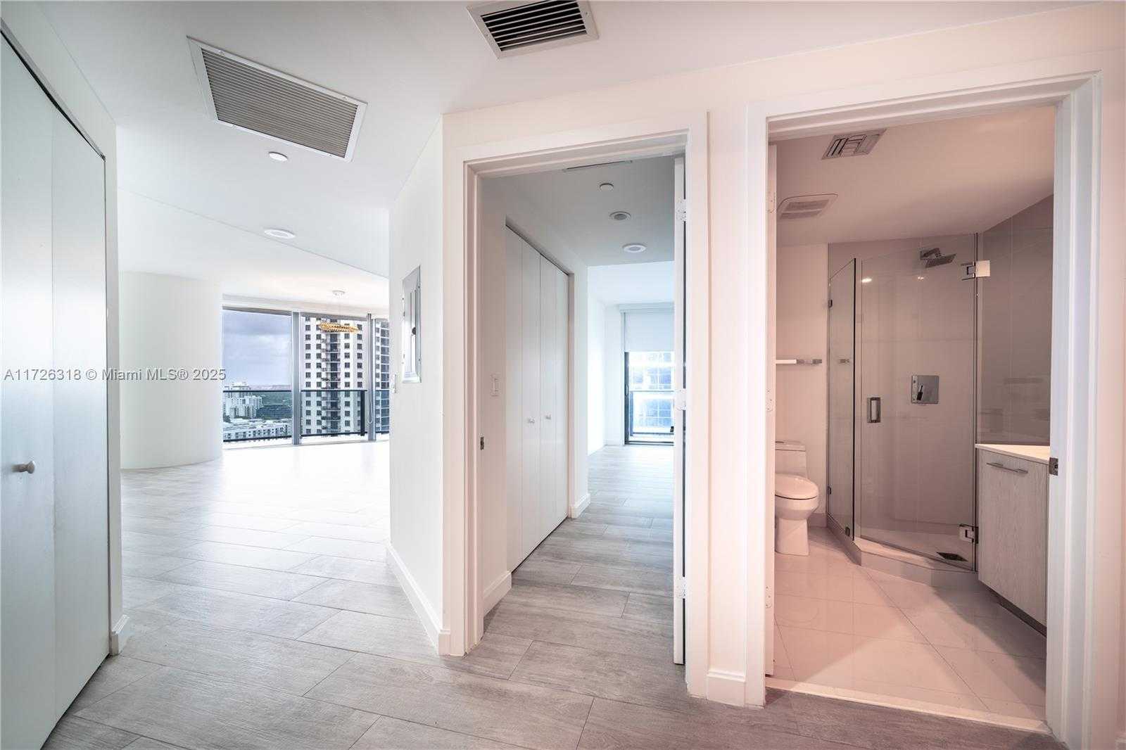 Small Image of 45 SOUTH WEST 9TH ST #2006, Miami Number 3