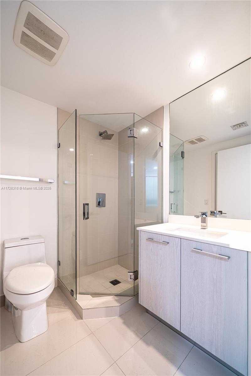 Small Image of 45 SOUTH WEST 9TH ST #2006, Miami Number 37