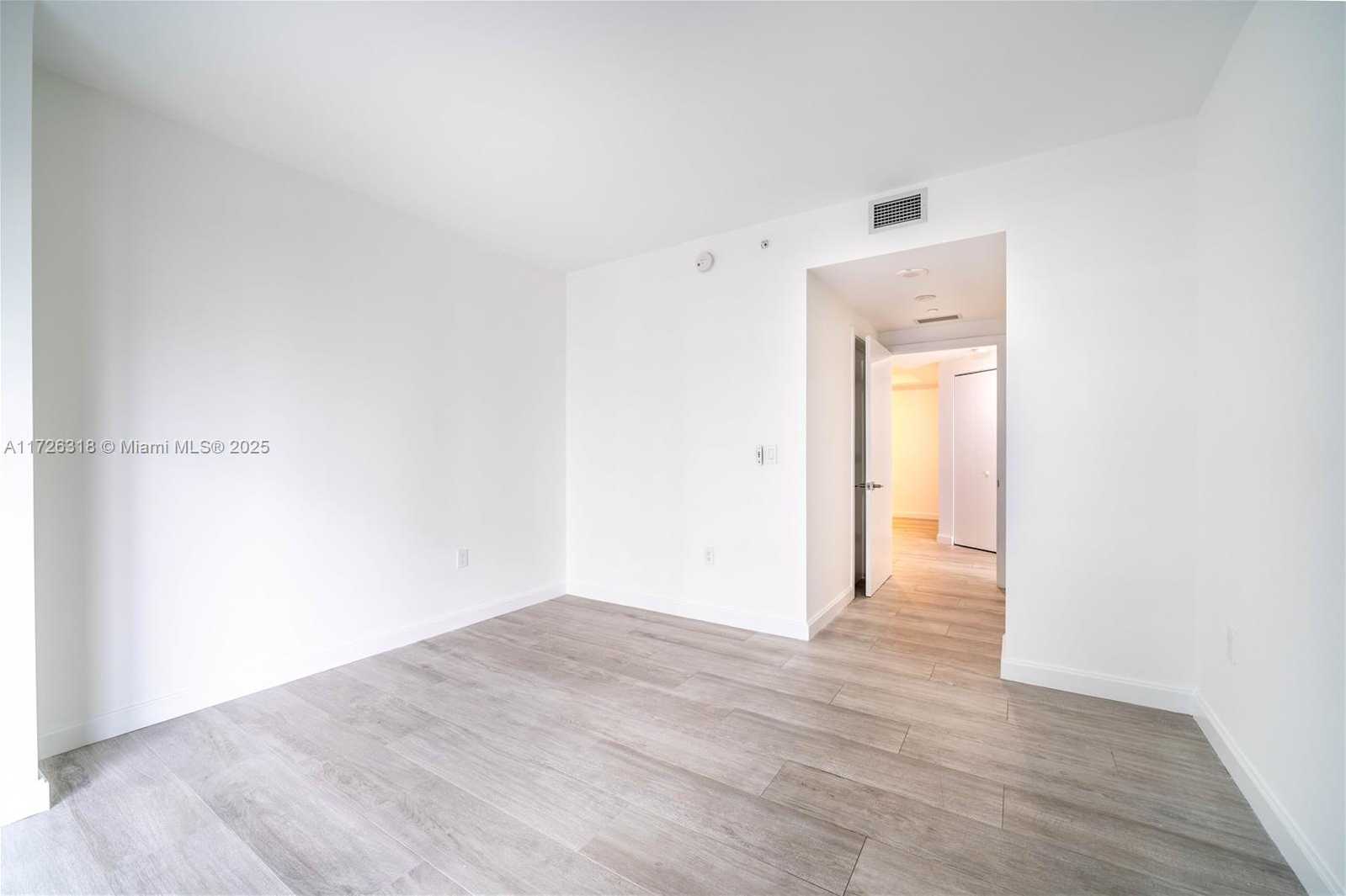 Small Image of 45 SOUTH WEST 9TH ST #2006, Miami Number 43