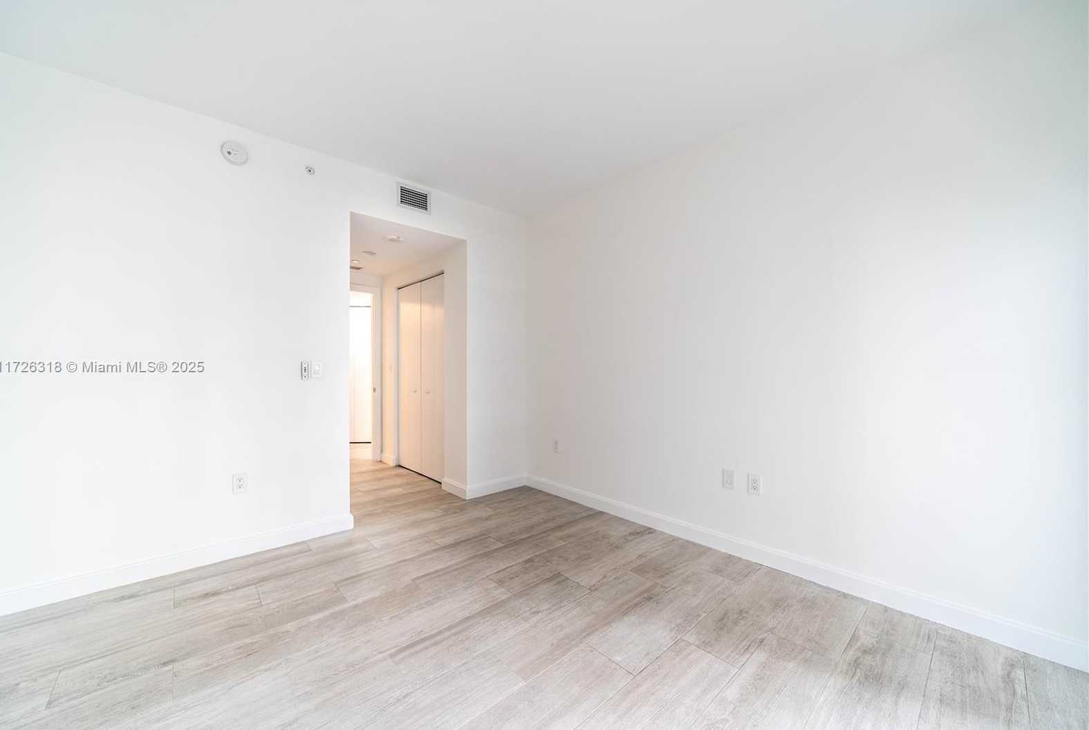 Small Image of 45 SOUTH WEST 9TH ST #2006, Miami Number 44
