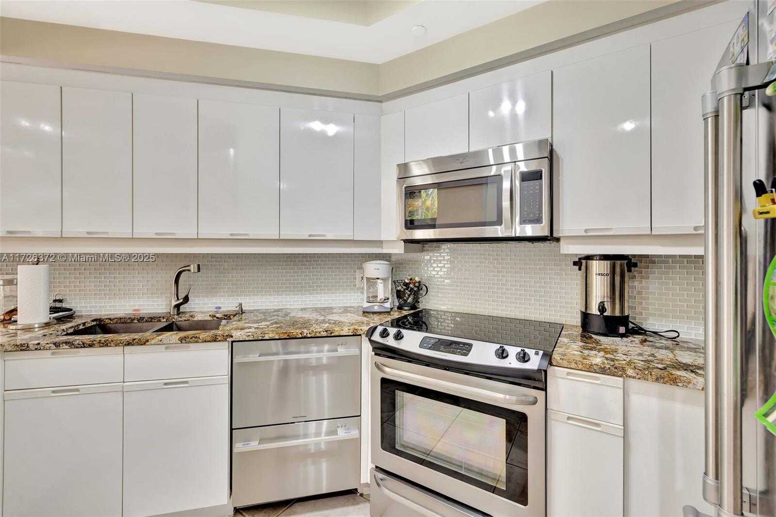 Small Image of 2000 ISLAND BLVD #203, Aventura Number 11