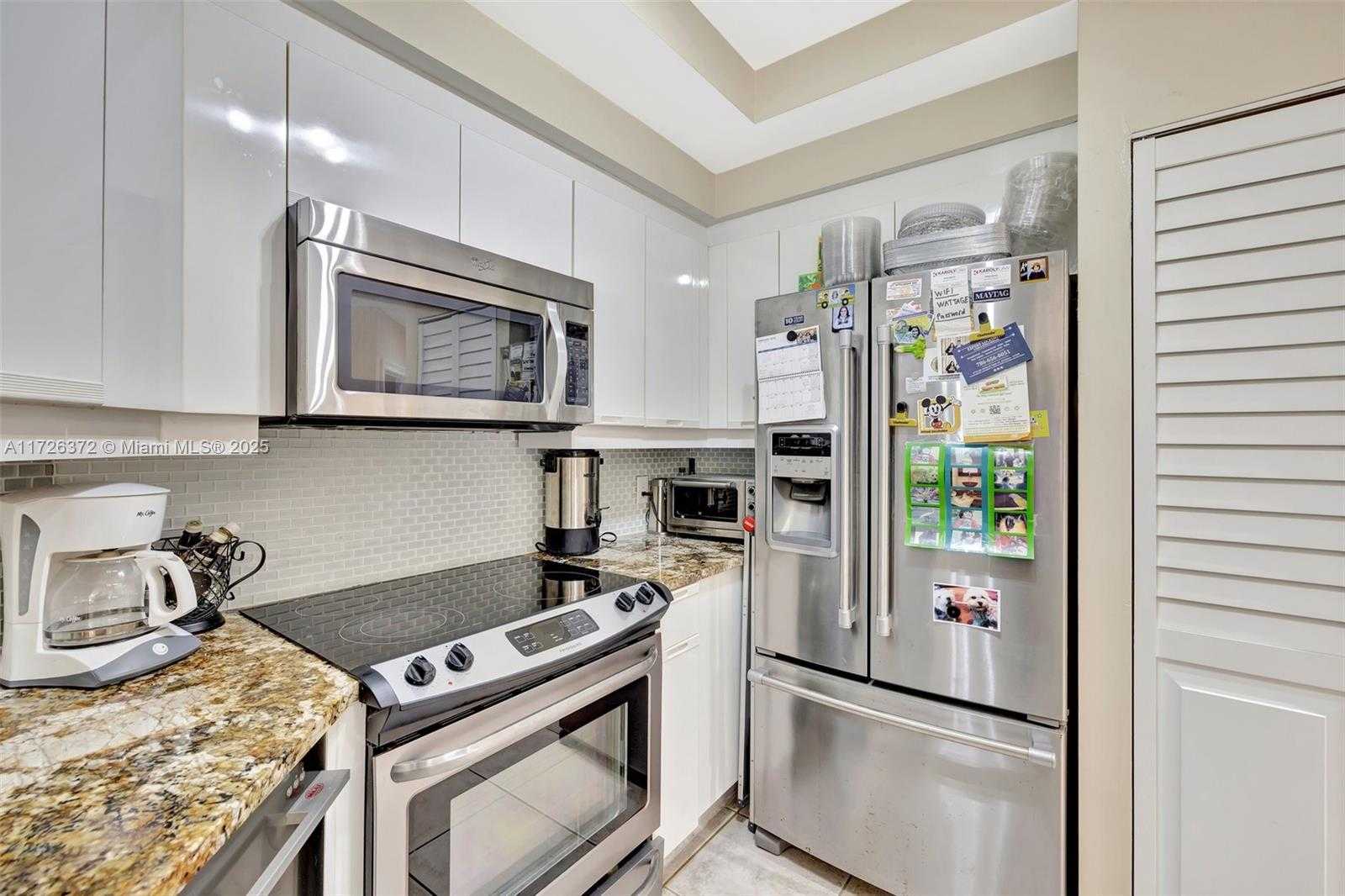 Small Image of 2000 ISLAND BLVD #203, Aventura Number 14