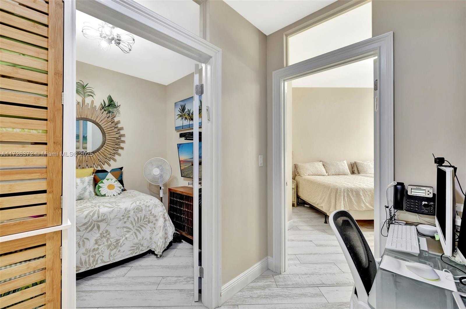 Small Image of 2000 ISLAND BLVD #203, Aventura Number 16
