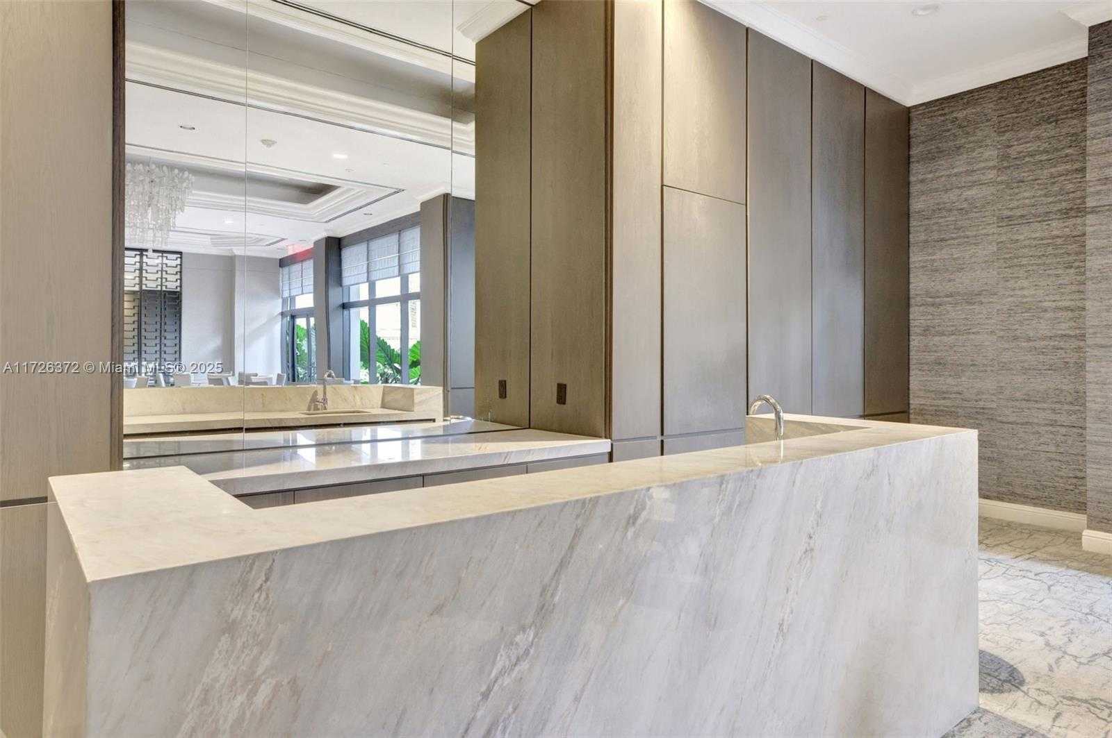Small Image of 2000 ISLAND BLVD #203, Aventura Number 34