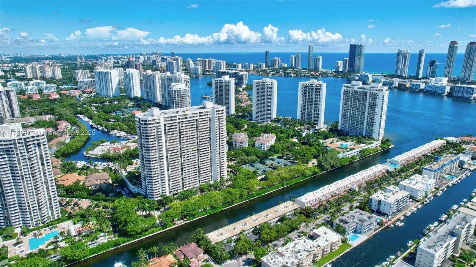 Small Image of 2000 ISLAND BLVD #203, Aventura Number 45