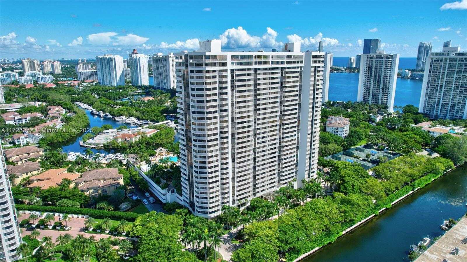 Small Image of 2000 ISLAND BLVD #203, Aventura Number 46