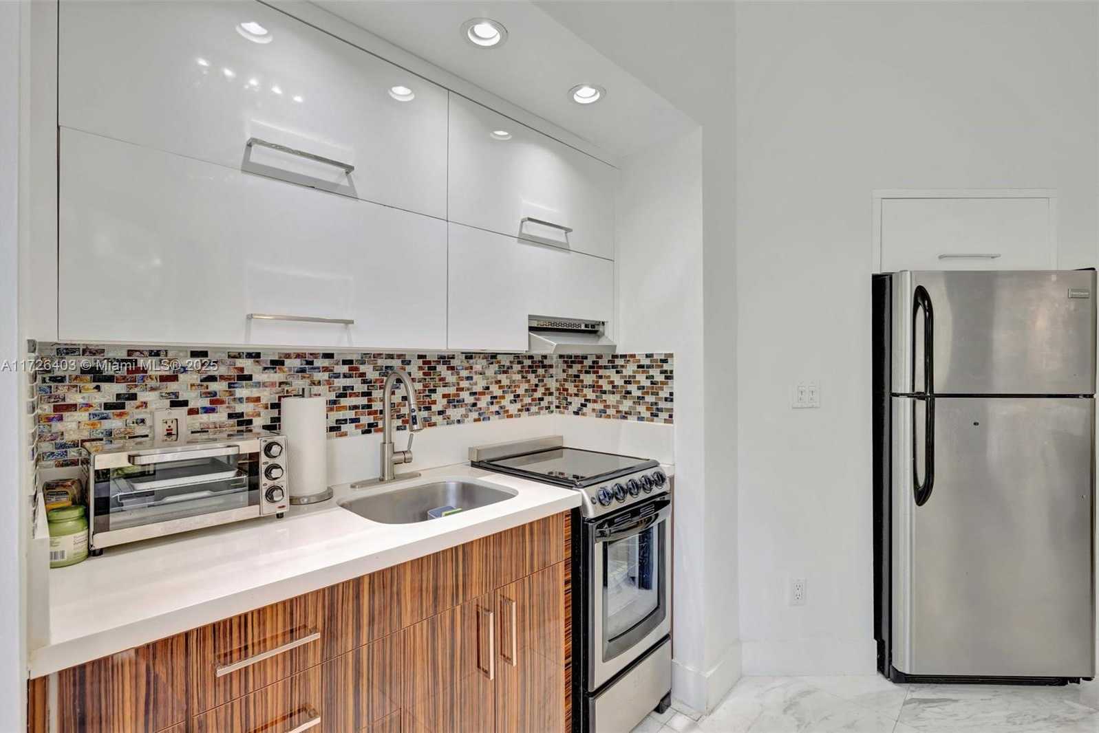 Small Image of 2000 ISLAND BLVD #204, Aventura Number 10