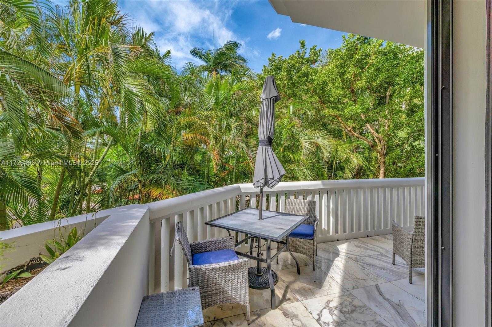 Small Image of 2000 ISLAND BLVD #204, Aventura Number 12