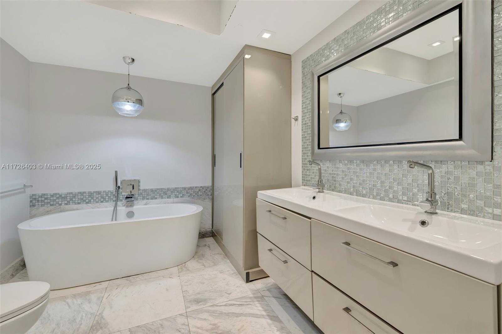 Small Image of 2000 ISLAND BLVD #204, Aventura Number 19
