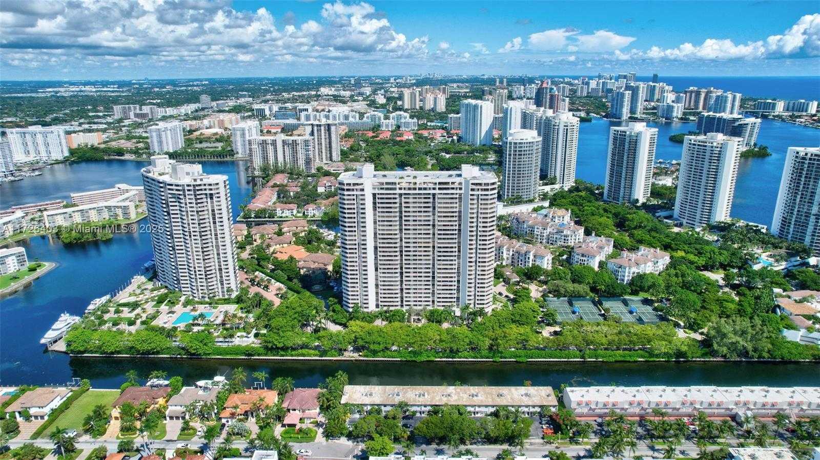 Small Image of 2000 ISLAND BLVD #204, Aventura Number 38