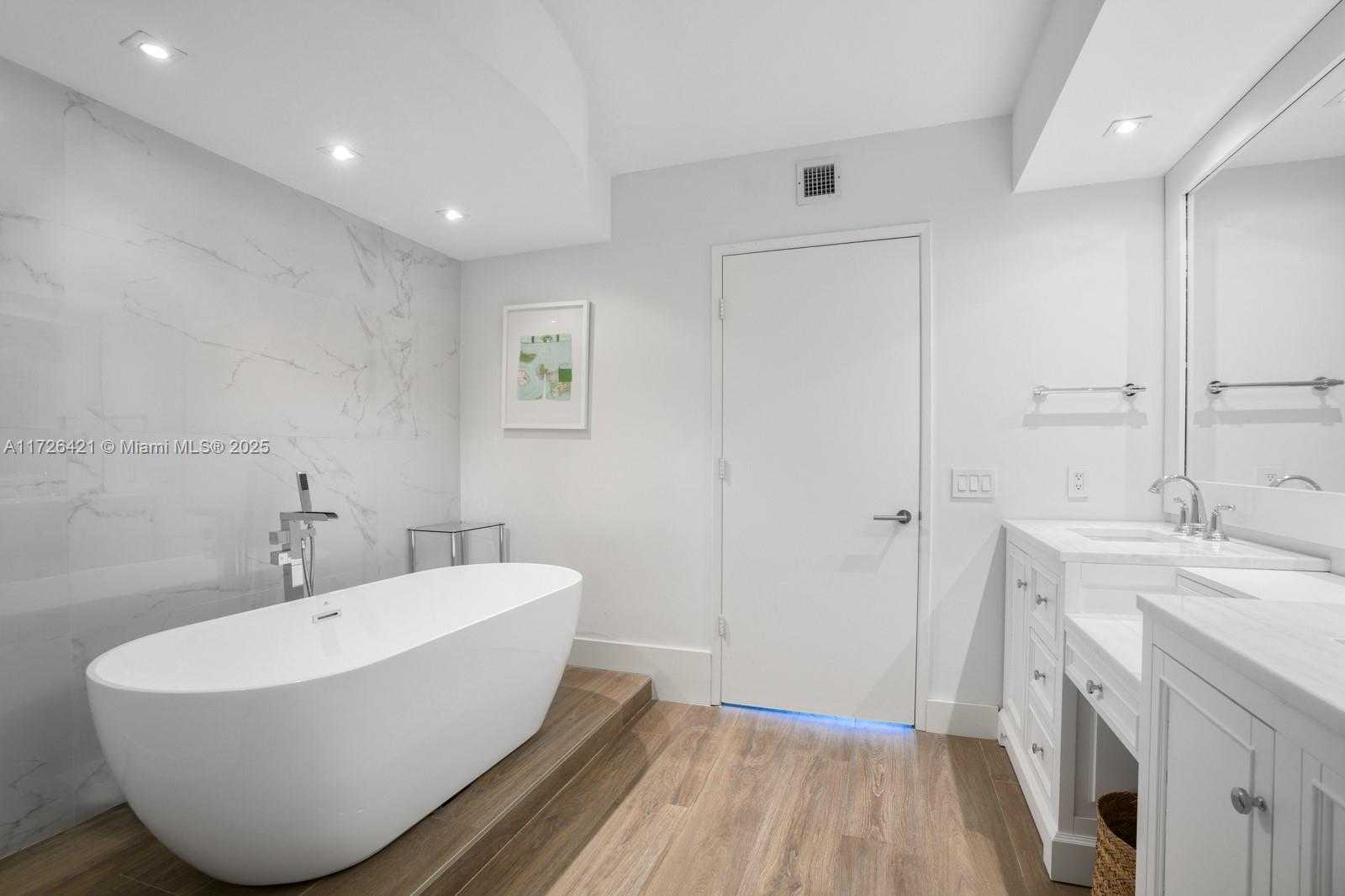 Small Image of 765 CRANDON BLVD #206, Key Biscayne Number 29