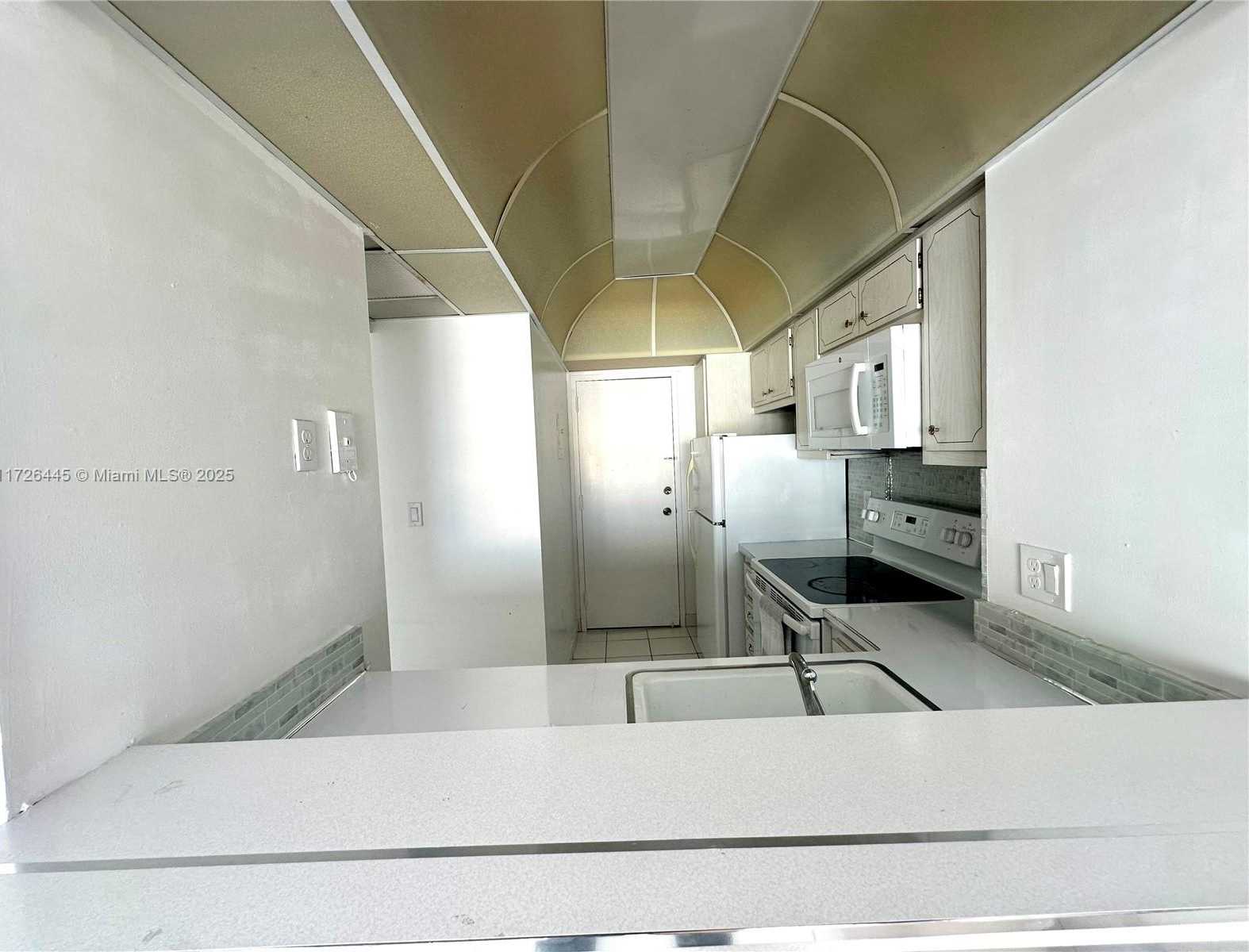 Small Image of 1965 S Ocean Dr, Hallandale Beach, FL 33009, USA Number 15