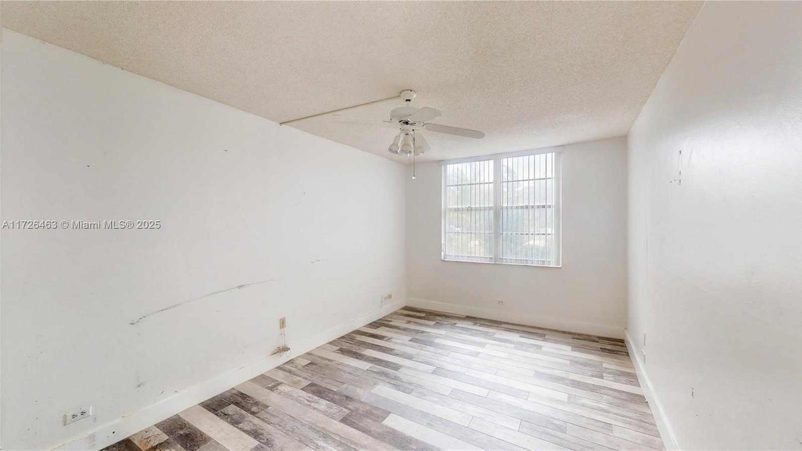 Small Image of 230 174TH ST #LO4, Sunny Isles Beach Number 10