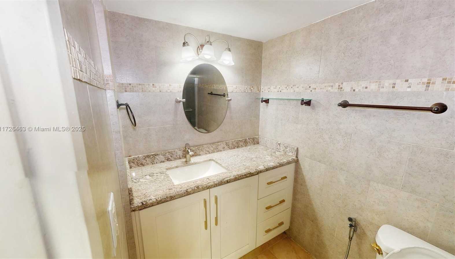 Small Image of 230 174TH ST #LO4, Sunny Isles Beach Number 13