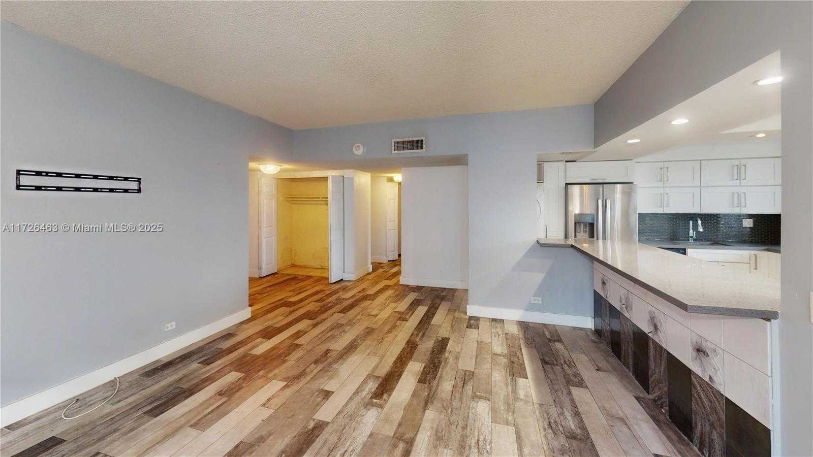 Small Image of 230 174TH ST #LO4, Sunny Isles Beach Number 8