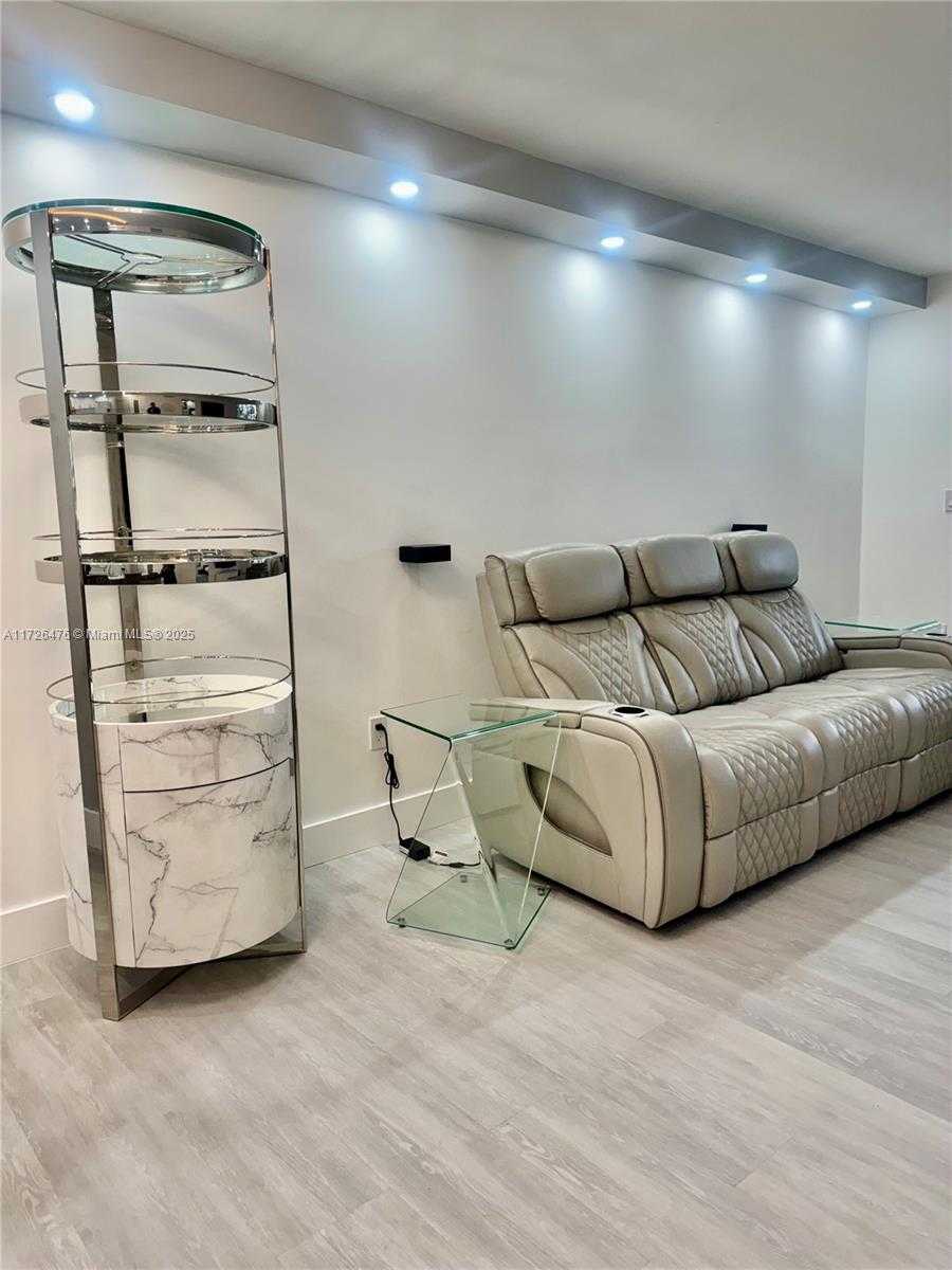 Small Image of 3725 NE 169th St, North Miami Beach, FL 33160, USA Number 27