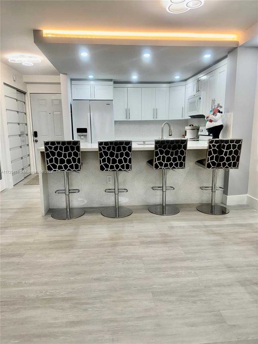 Small Image of 3725 NE 169th St, North Miami Beach, FL 33160, USA Number 32