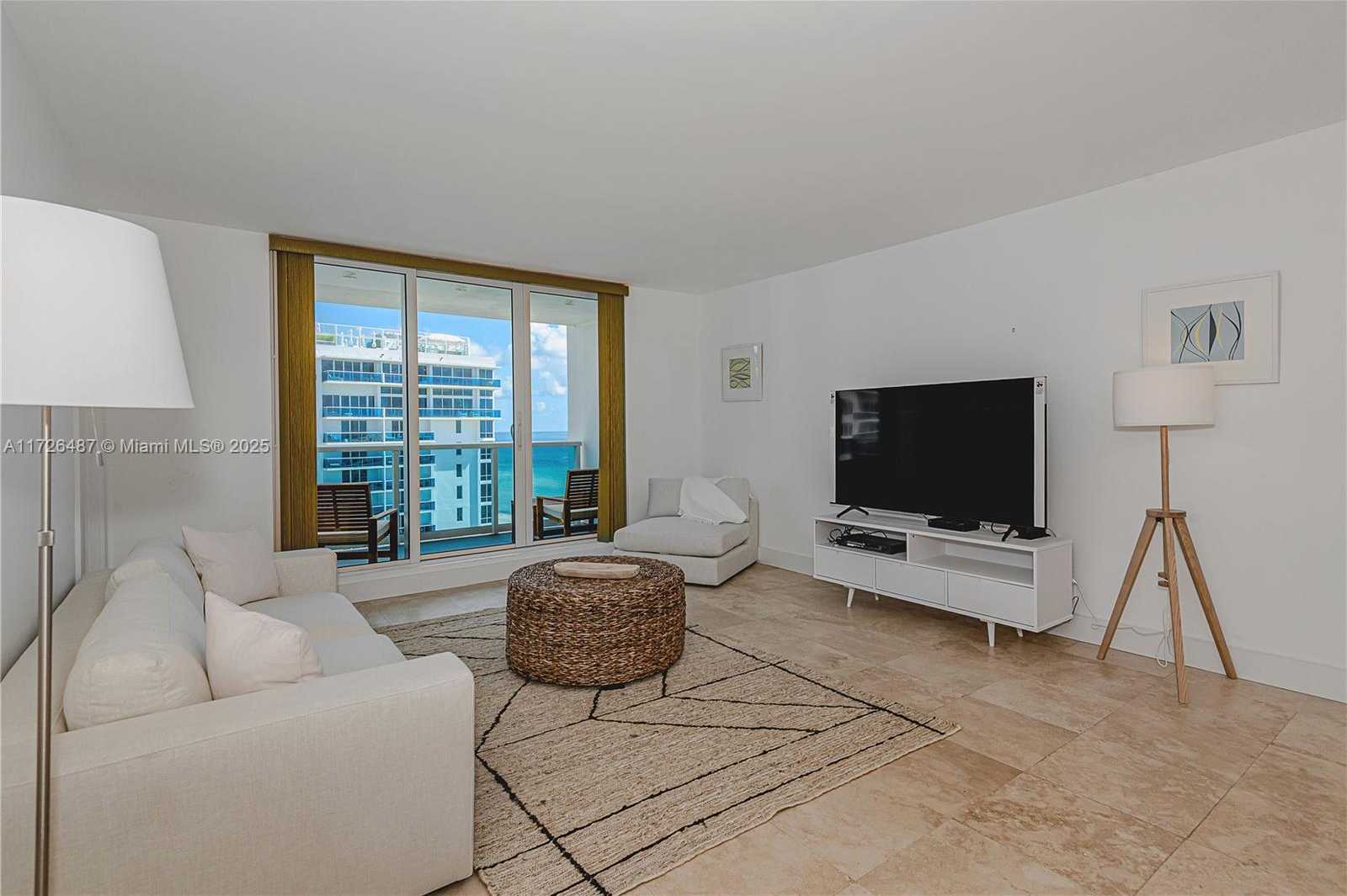 Small Image of 2301 COLLINS AVE #1515, Miami Beach Number 4