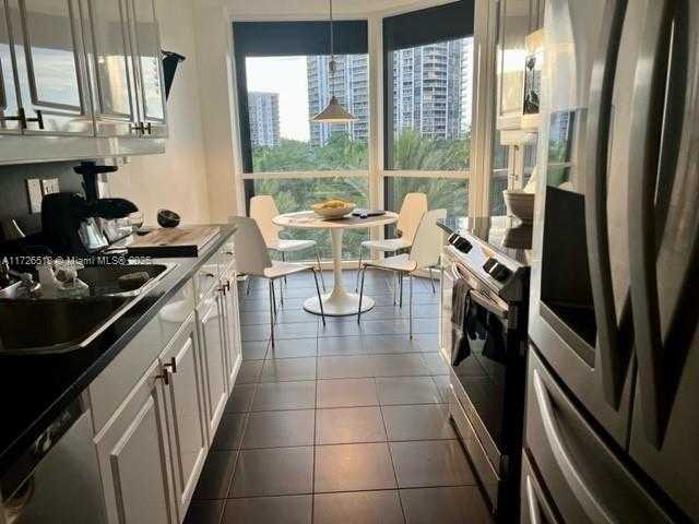 Small Image of 21055 YACHT CLUB DR #606, Aventura Number 5