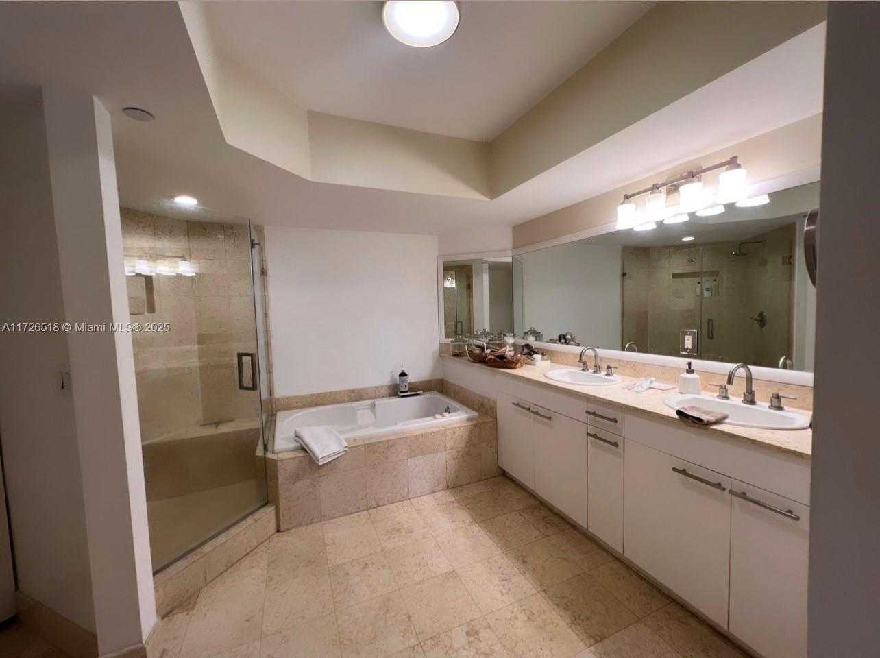 Small Image of 21055 YACHT CLUB DR #606, Aventura Number 8