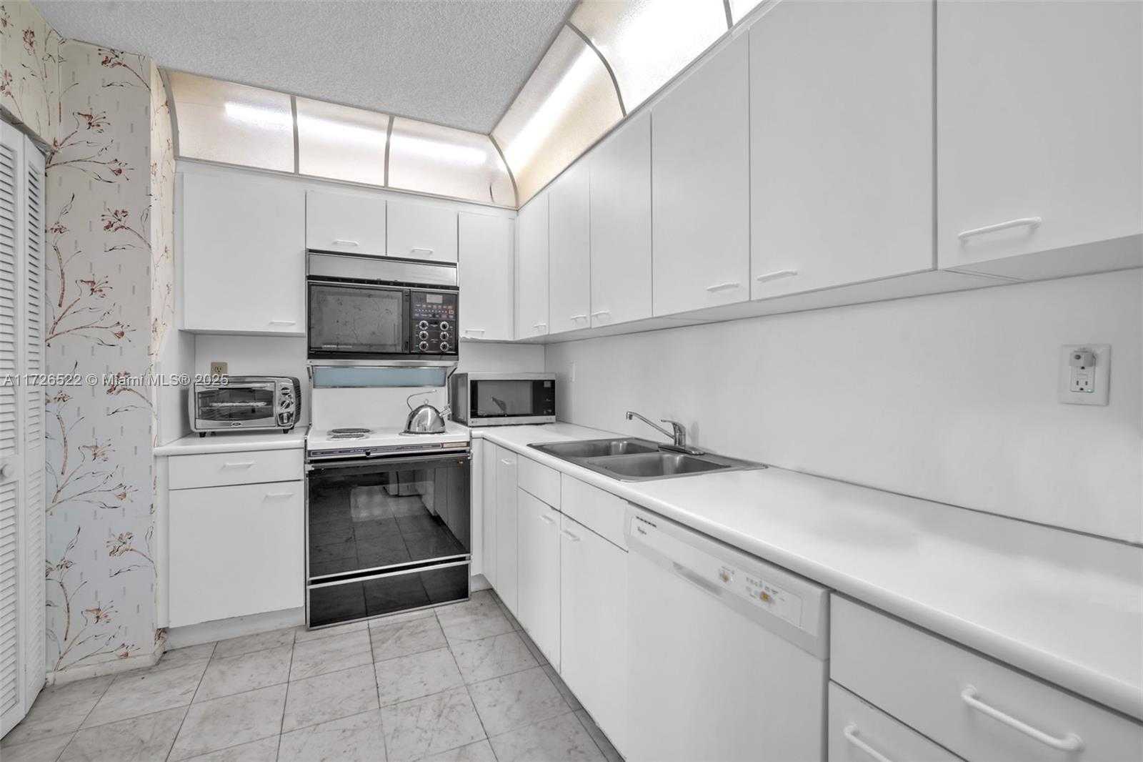 Small Image of 9341 COLLINS AVE #1205, Surfside Number 15