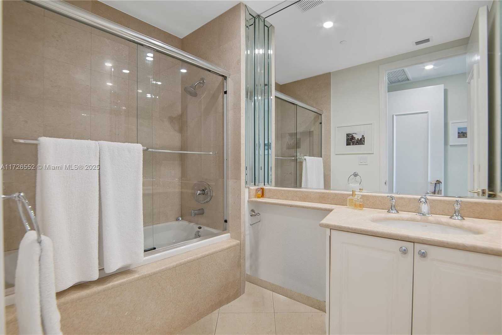 Small Image of 20165 NORTH EAST 39TH PL #303 & 204, Aventura Number 18