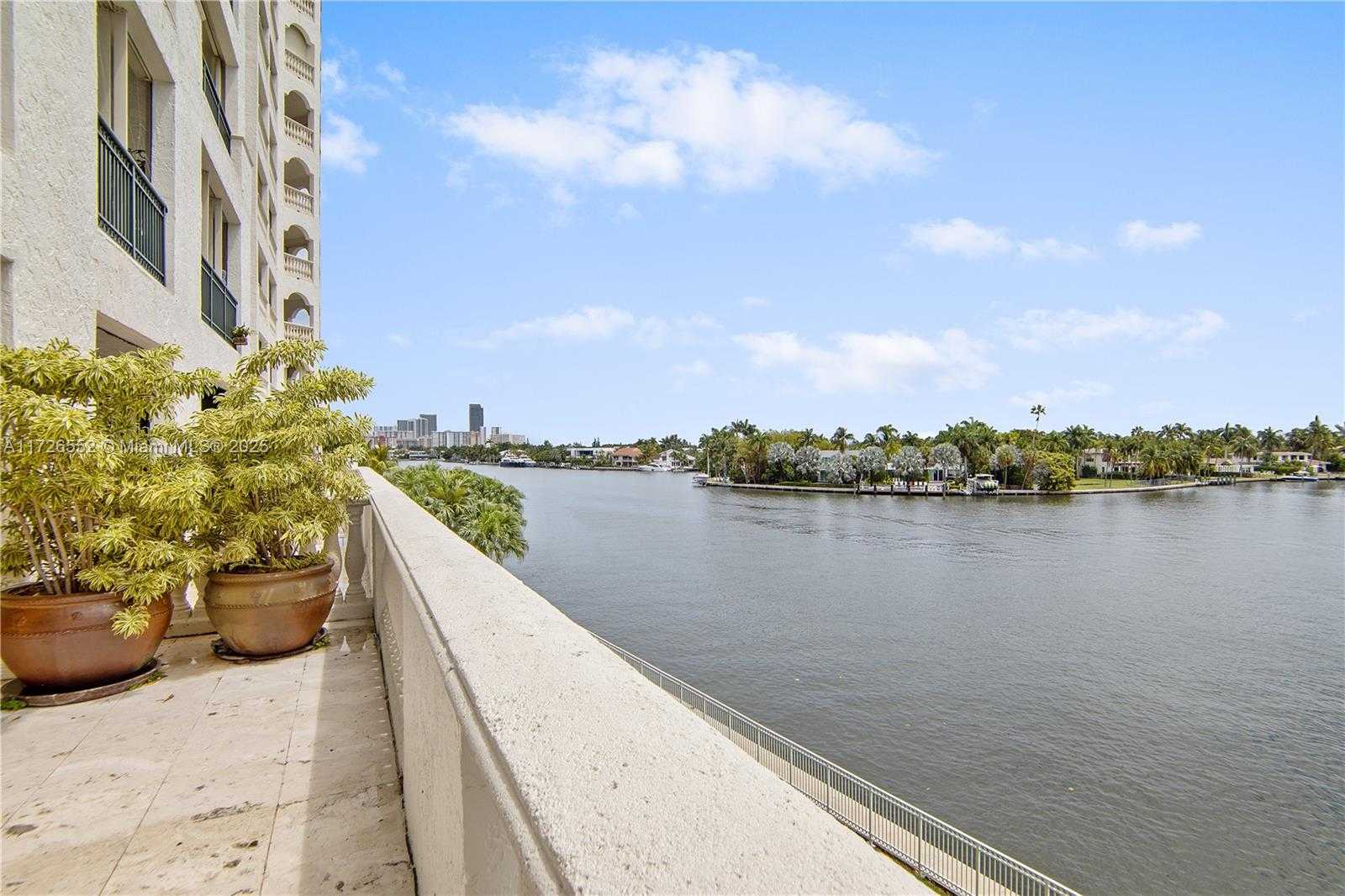 Small Image of 20165 NORTH EAST 39TH PL #303 & 204, Aventura Number 5