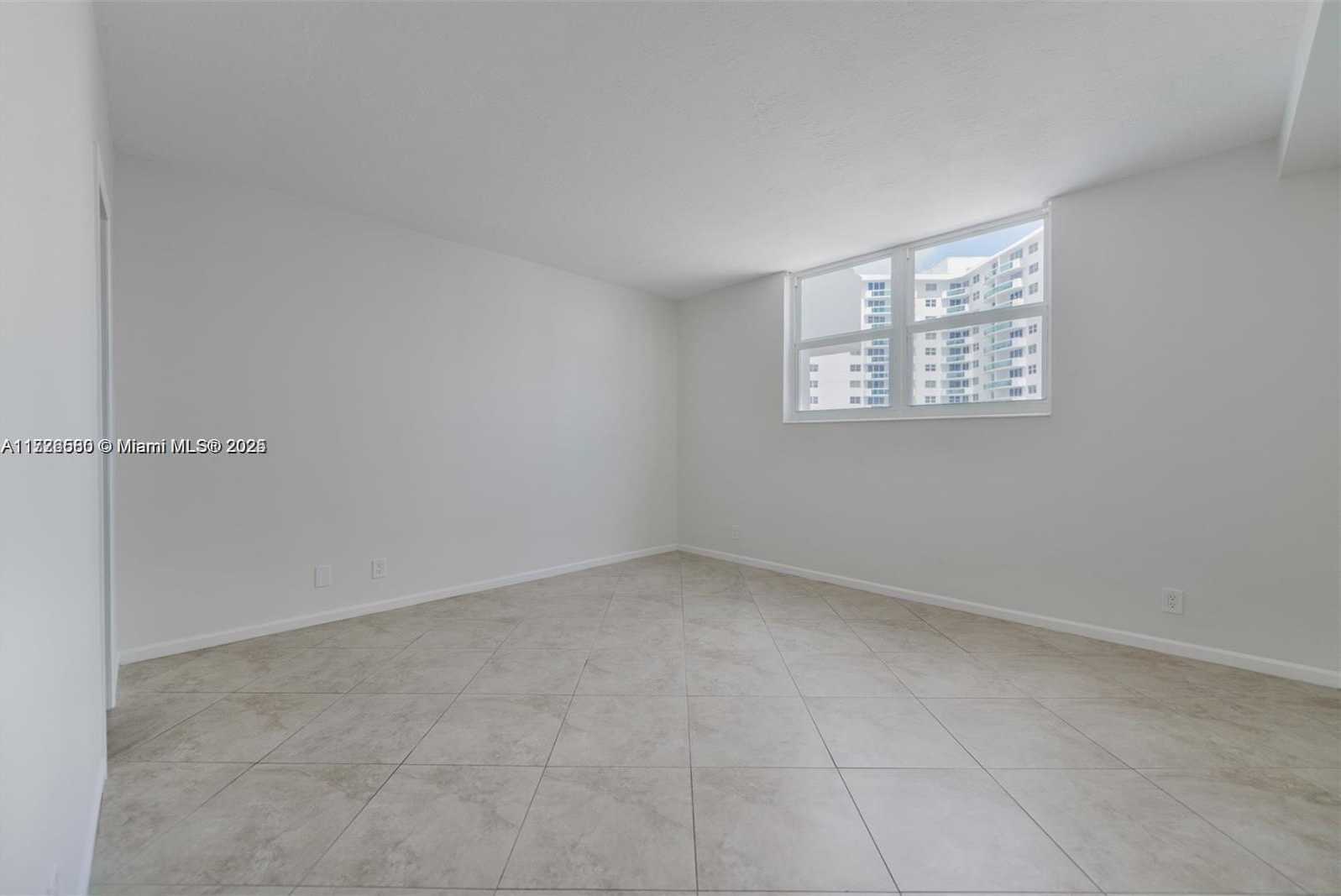Small Image of 3000 SOUTH OCEAN DR #502, Hollywood Number 16