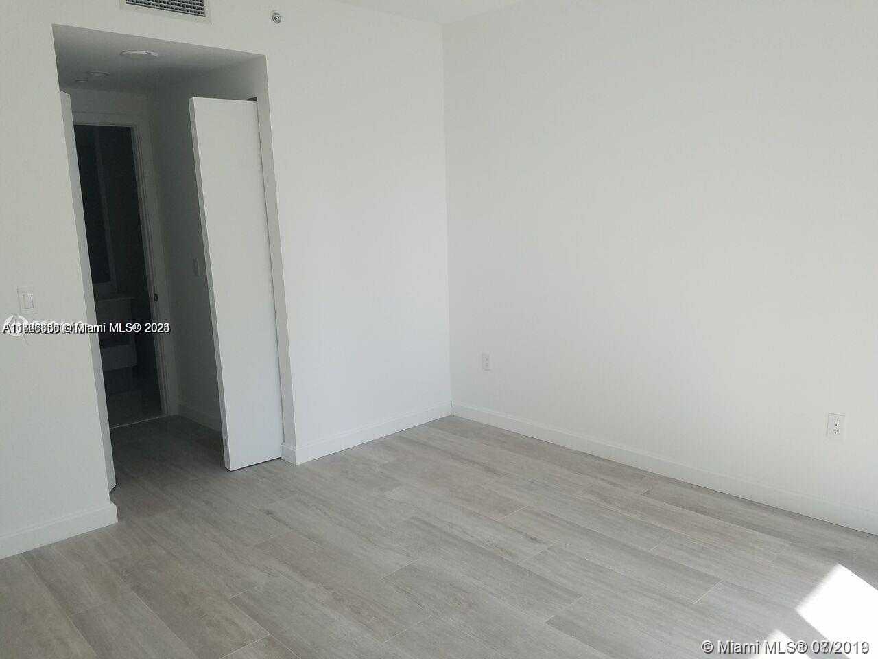 Small Image of 55 SOUTH WEST 9TH ST #1805, Miami Number 3