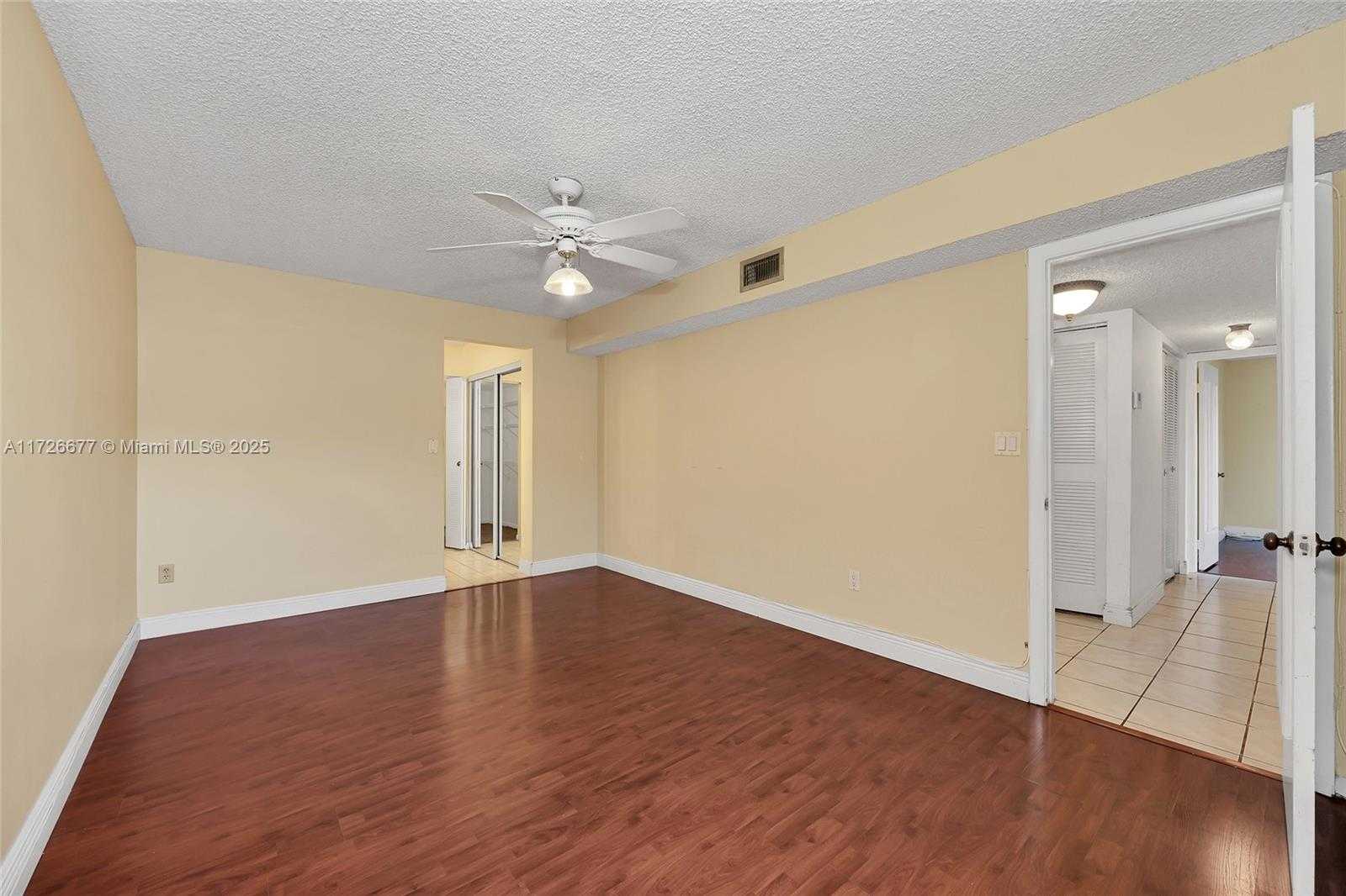 Small Image of 3545 MAGELLAN CIR #351-5, Aventura Number 16