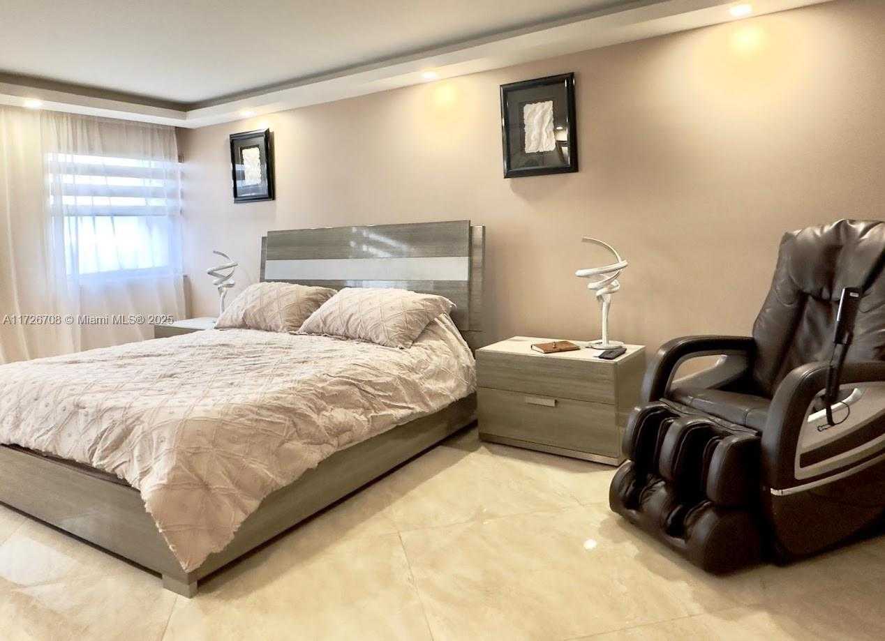 Small Image of 1201 SOUTH OCEAN DR #2202S, Hollywood Number 9