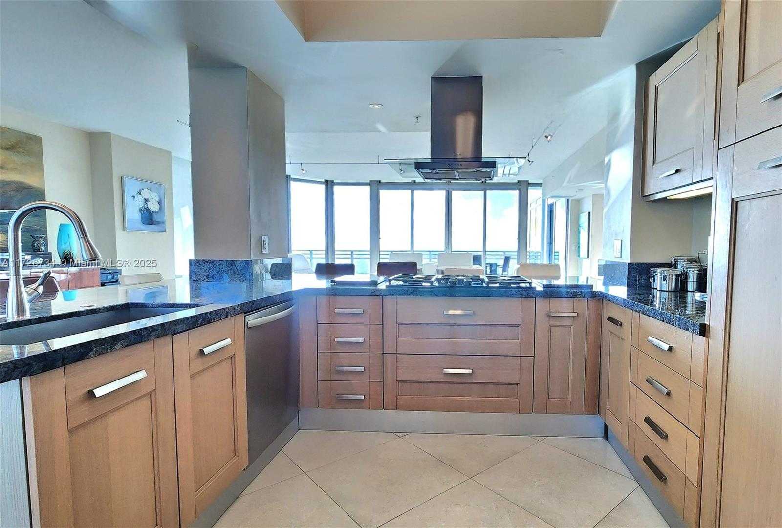 Small Image of 3535 SOUTH OCEAN DR #2805, Hollywood Number 14