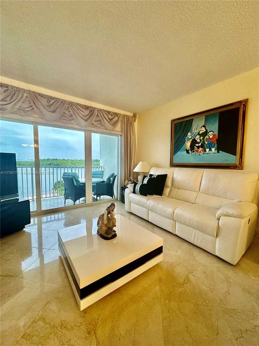 Small Image of 300 BAYVIEW DR #402, Sunny Isles Beach Number 11