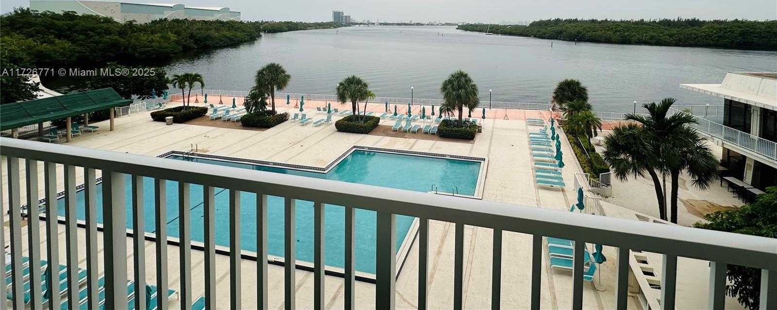 Small Image of 300 BAYVIEW DR #402, Sunny Isles Beach Number 3