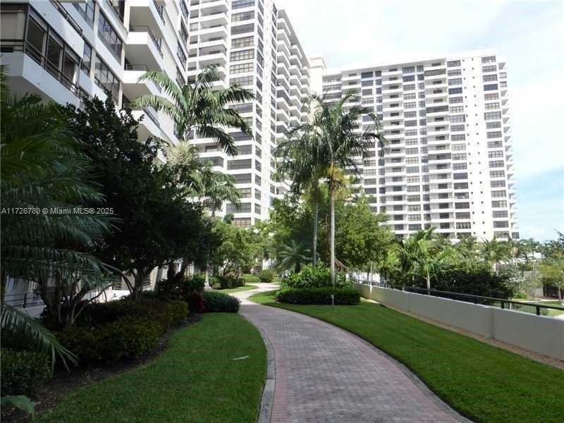 Small Image of 2500 PARKVIEW DR #315, Hallandale Beach Number 15