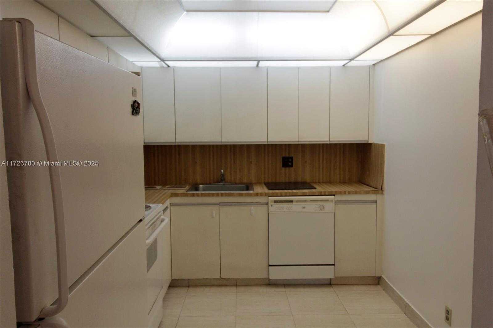 Small Image of 2500 PARKVIEW DR #315, Hallandale Beach Number 29